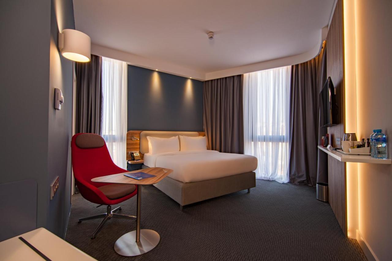 Holiday Inn Express Tbilisi Avlabari By Ihg Exteriör bild