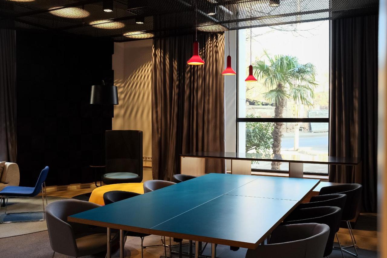 Holiday Inn Express Tbilisi Avlabari By Ihg Exteriör bild