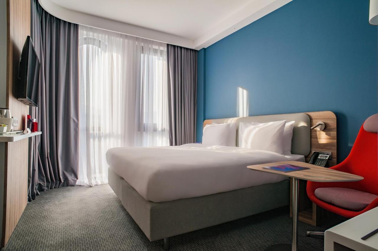 Holiday Inn Express Tbilisi Avlabari By Ihg Exteriör bild