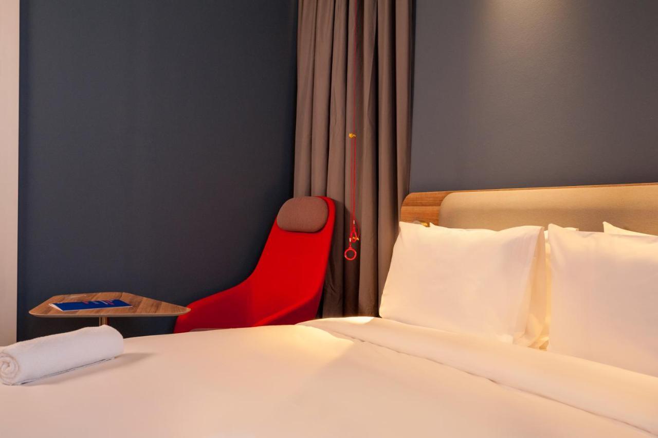 Holiday Inn Express Tbilisi Avlabari By Ihg Exteriör bild