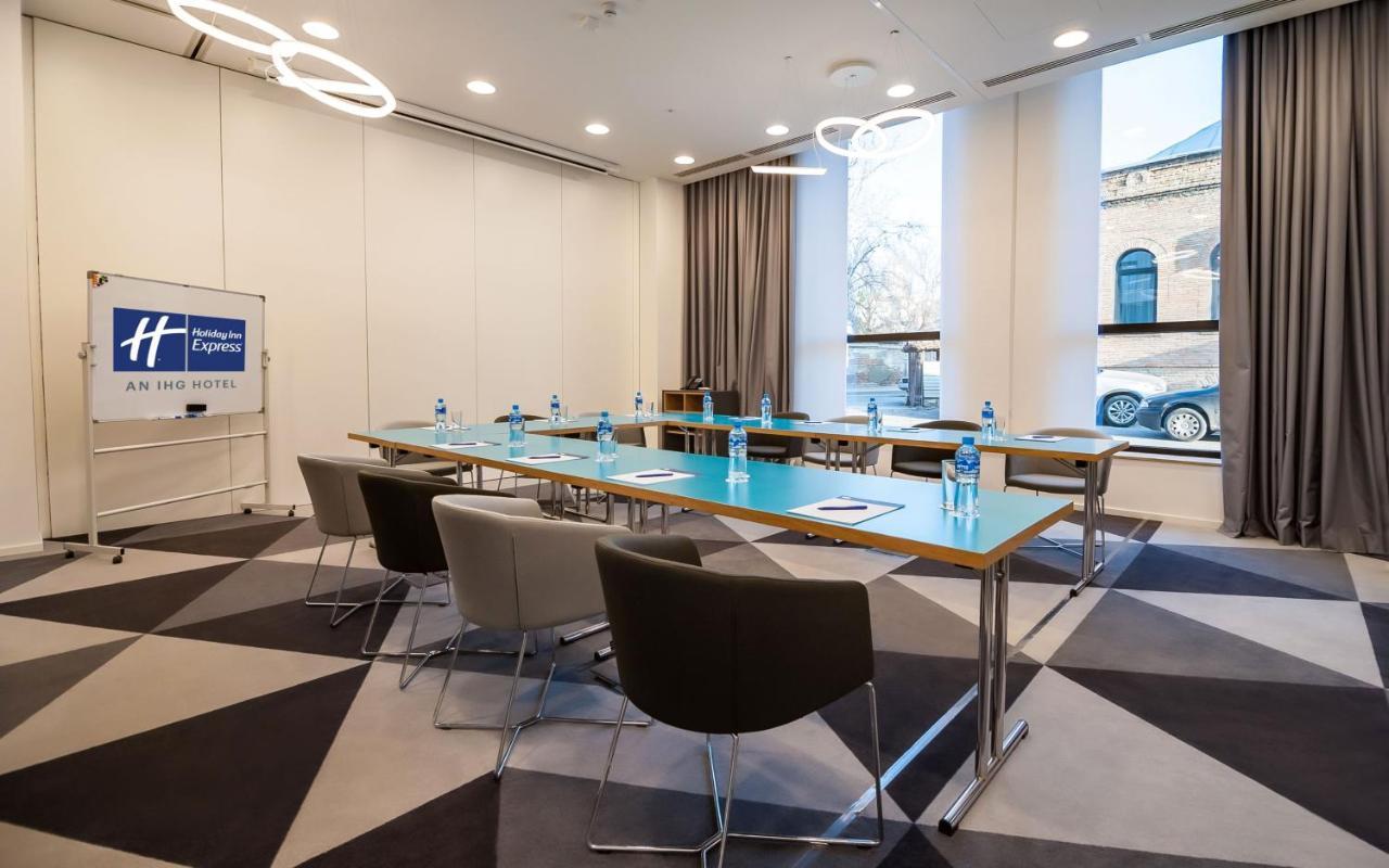 Holiday Inn Express Tbilisi Avlabari By Ihg Exteriör bild