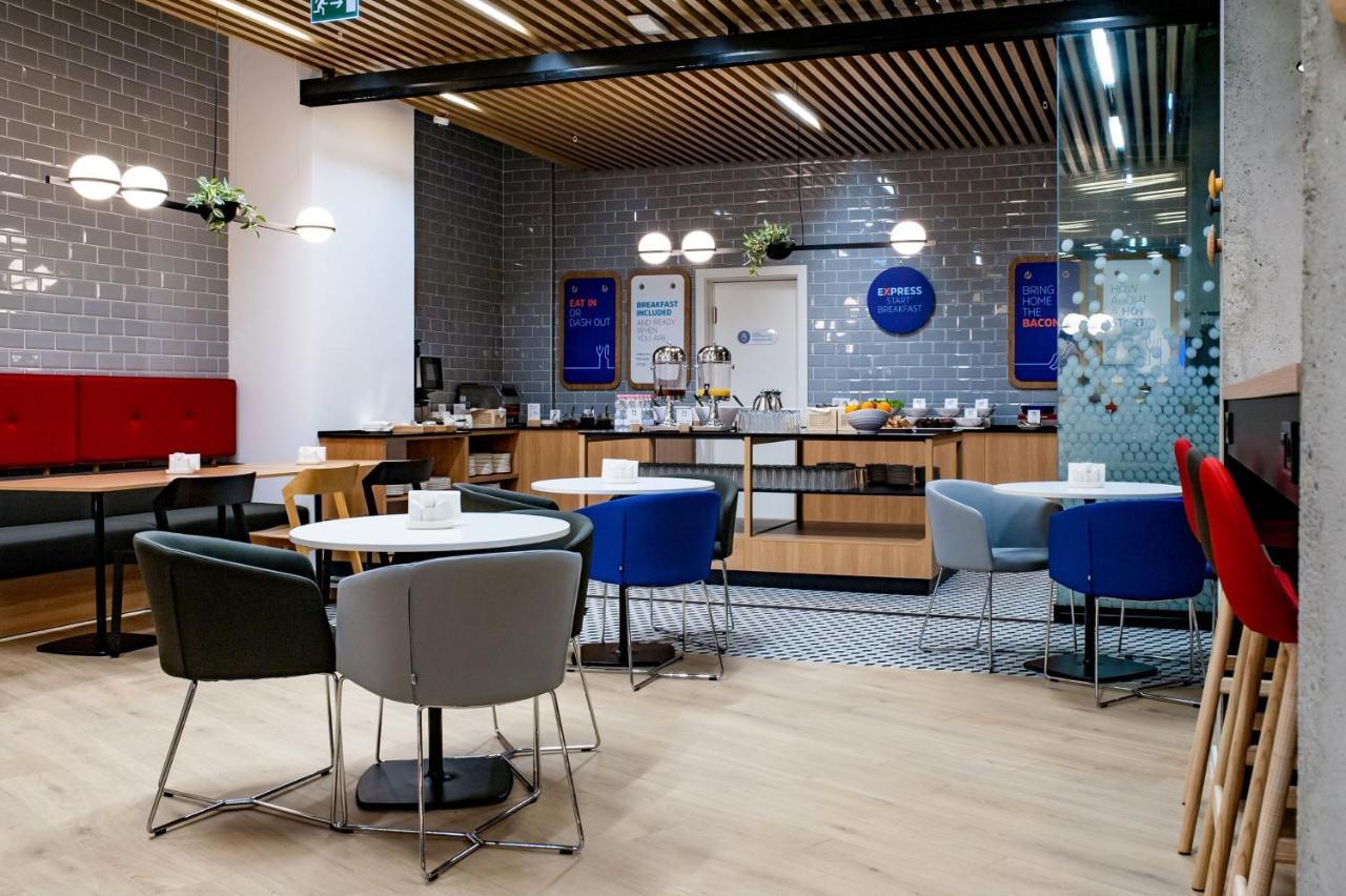 Holiday Inn Express Tbilisi Avlabari By Ihg Exteriör bild