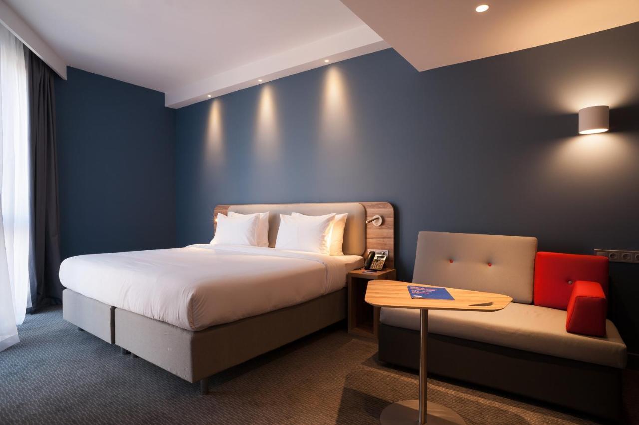 Holiday Inn Express Tbilisi Avlabari By Ihg Exteriör bild