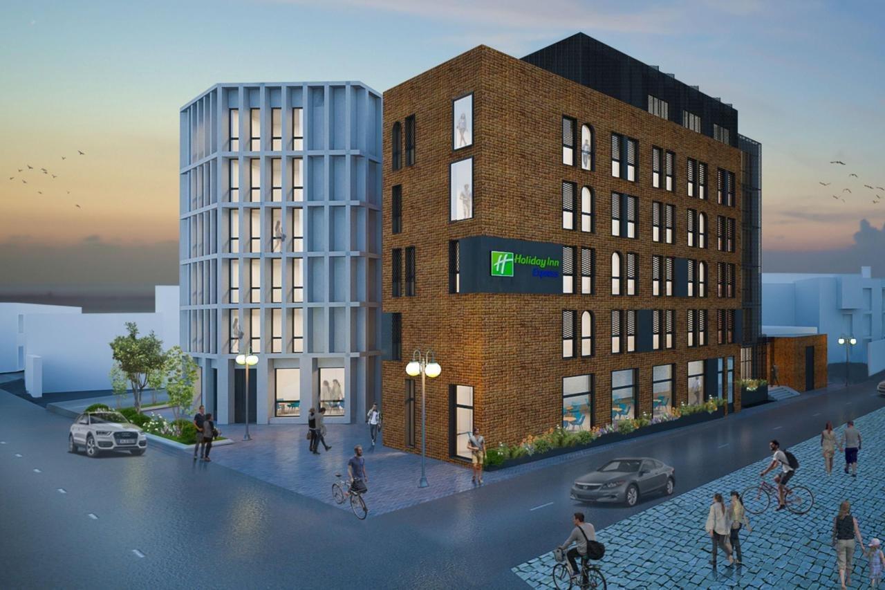 Holiday Inn Express Tbilisi Avlabari By Ihg Exteriör bild
