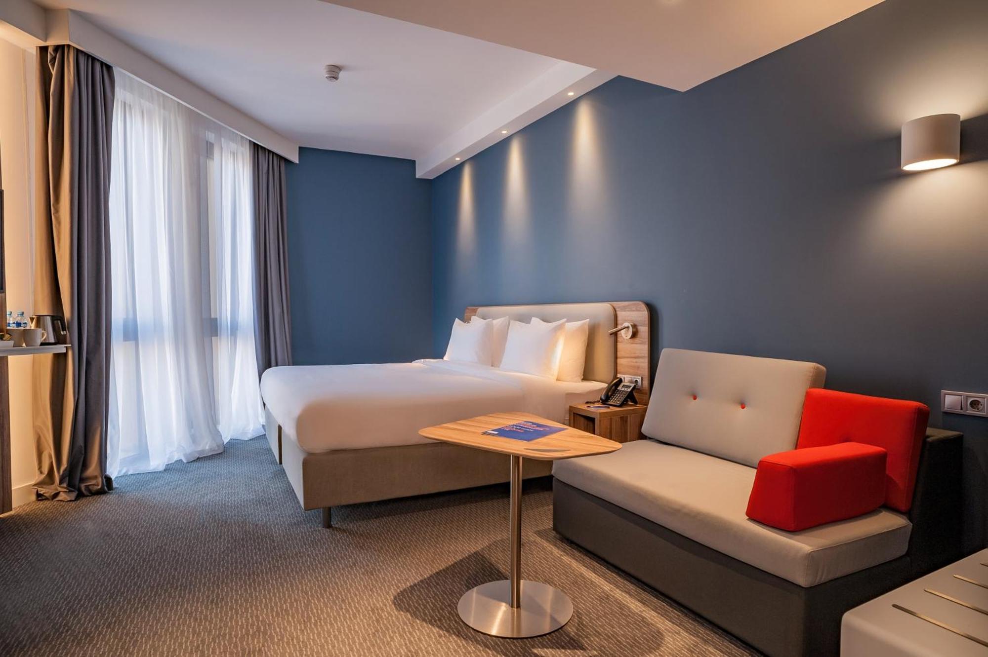 Holiday Inn Express Tbilisi Avlabari By Ihg Exteriör bild