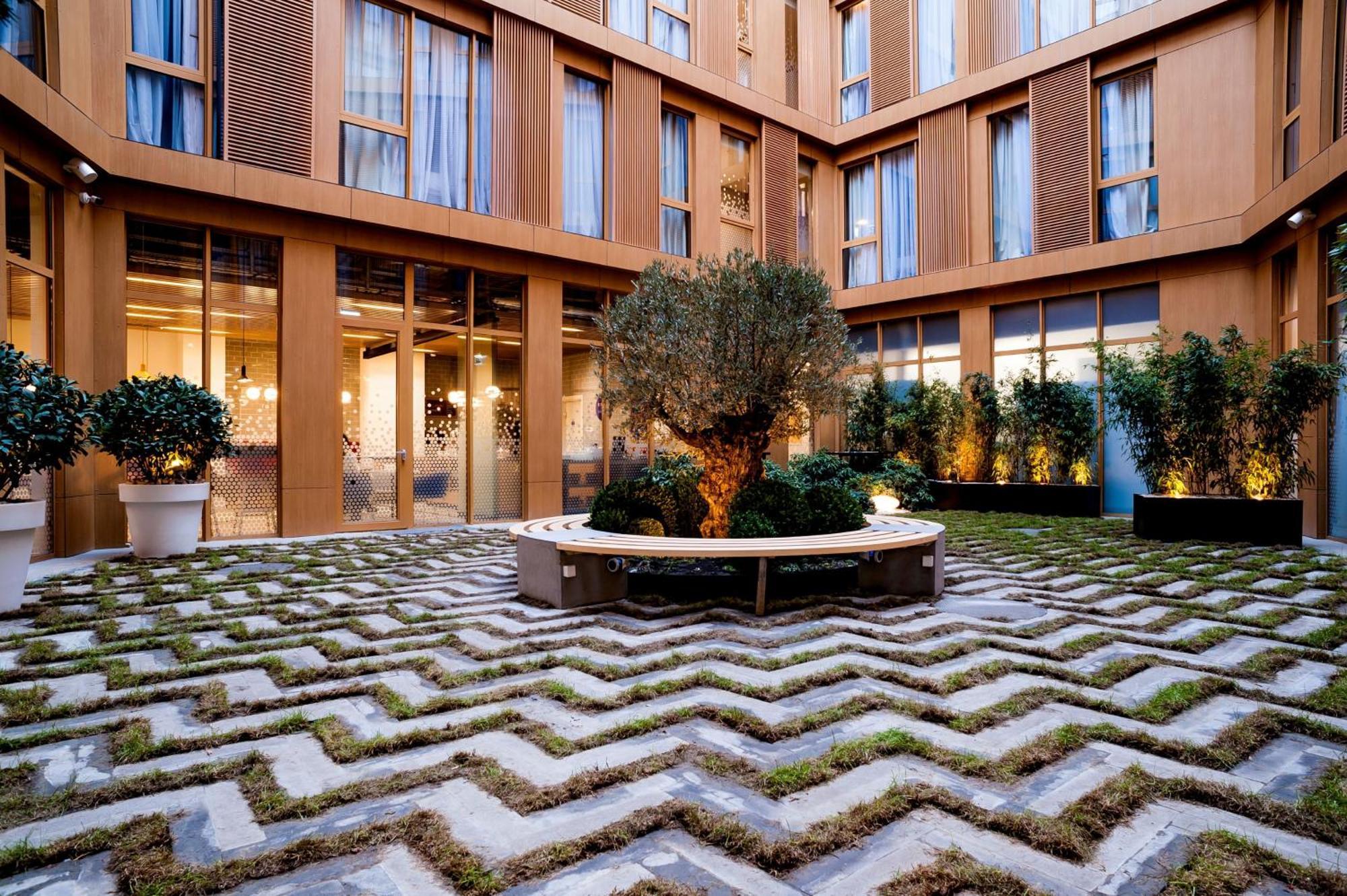 Holiday Inn Express Tbilisi Avlabari By Ihg Exteriör bild