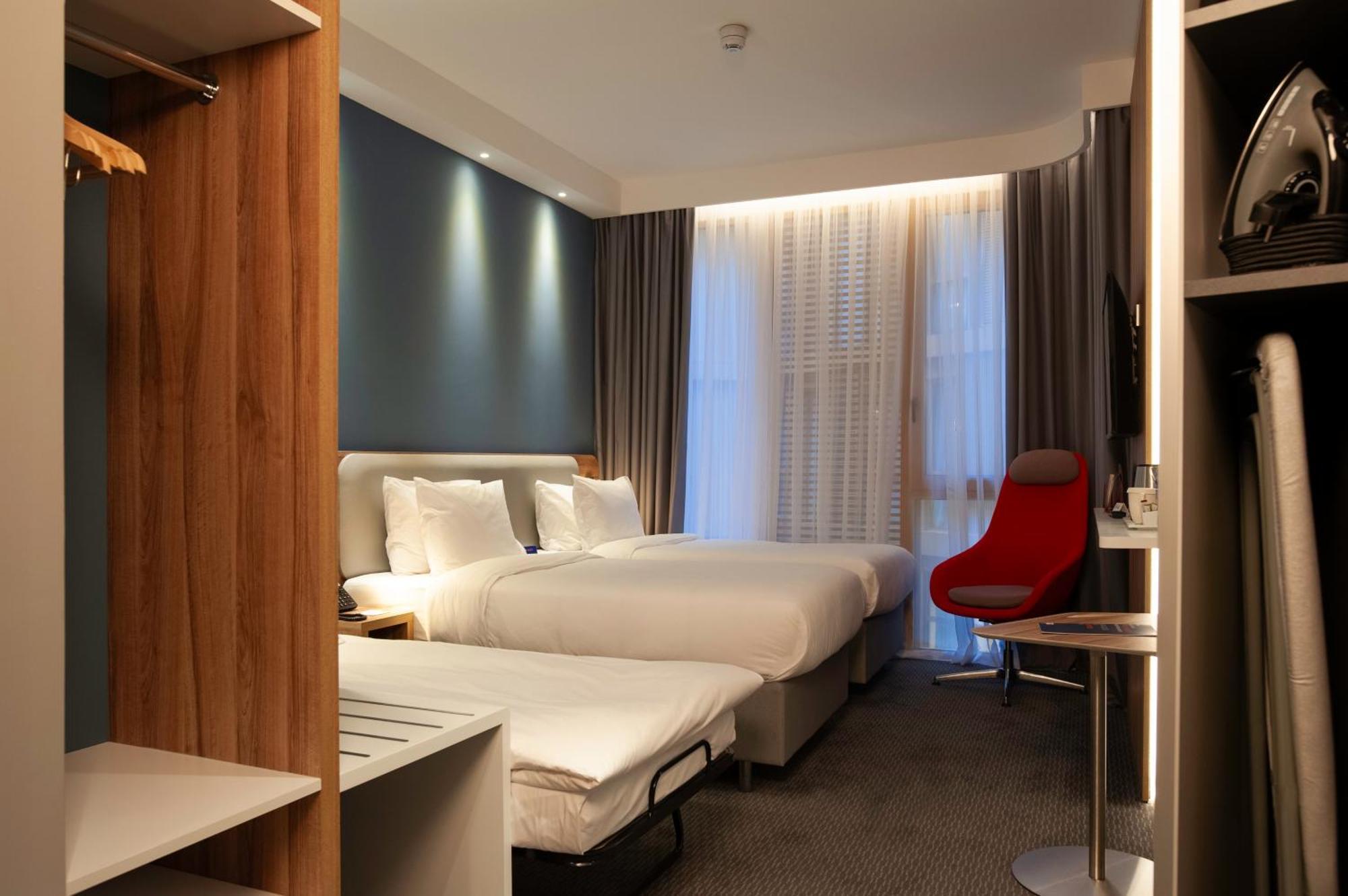 Holiday Inn Express Tbilisi Avlabari By Ihg Exteriör bild