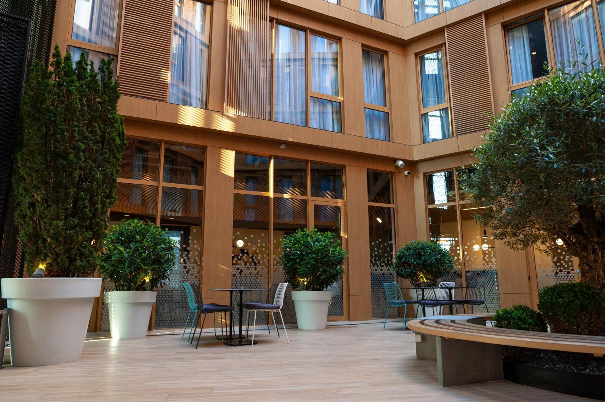 Holiday Inn Express Tbilisi Avlabari By Ihg Exteriör bild