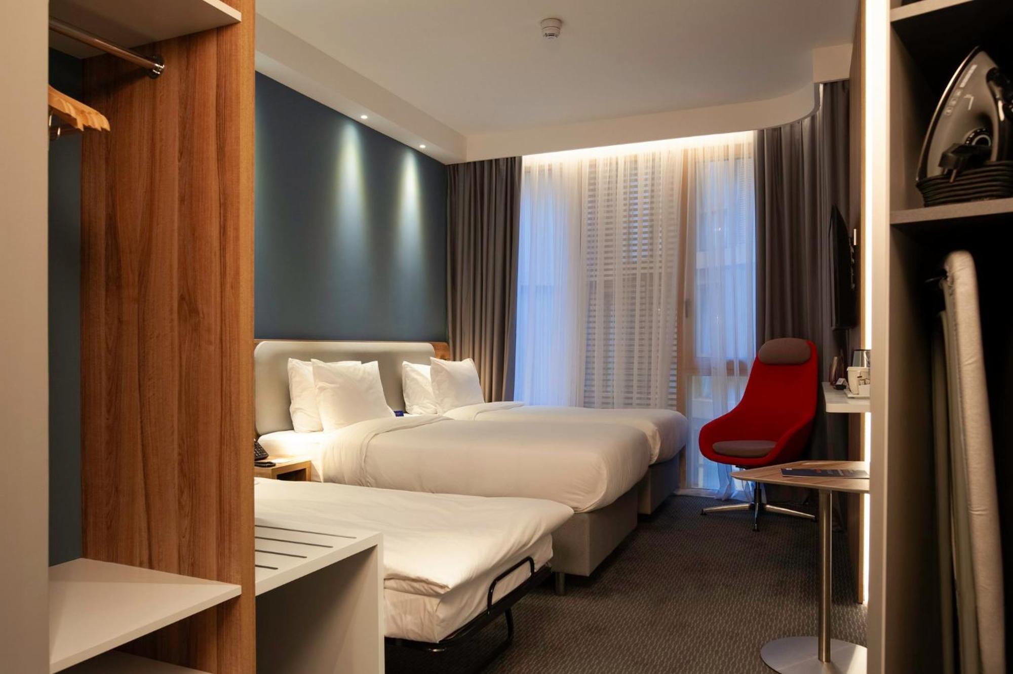 Holiday Inn Express Tbilisi Avlabari By Ihg Exteriör bild