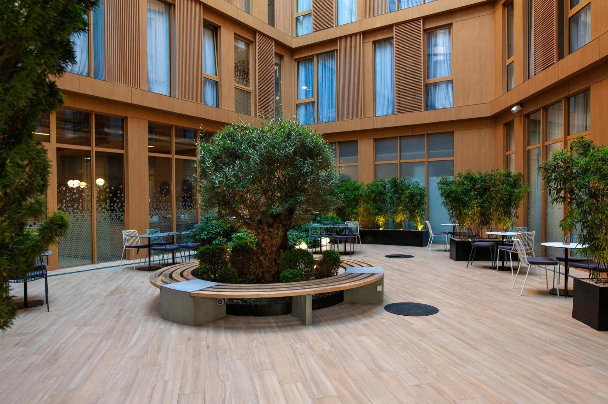 Holiday Inn Express Tbilisi Avlabari By Ihg Exteriör bild